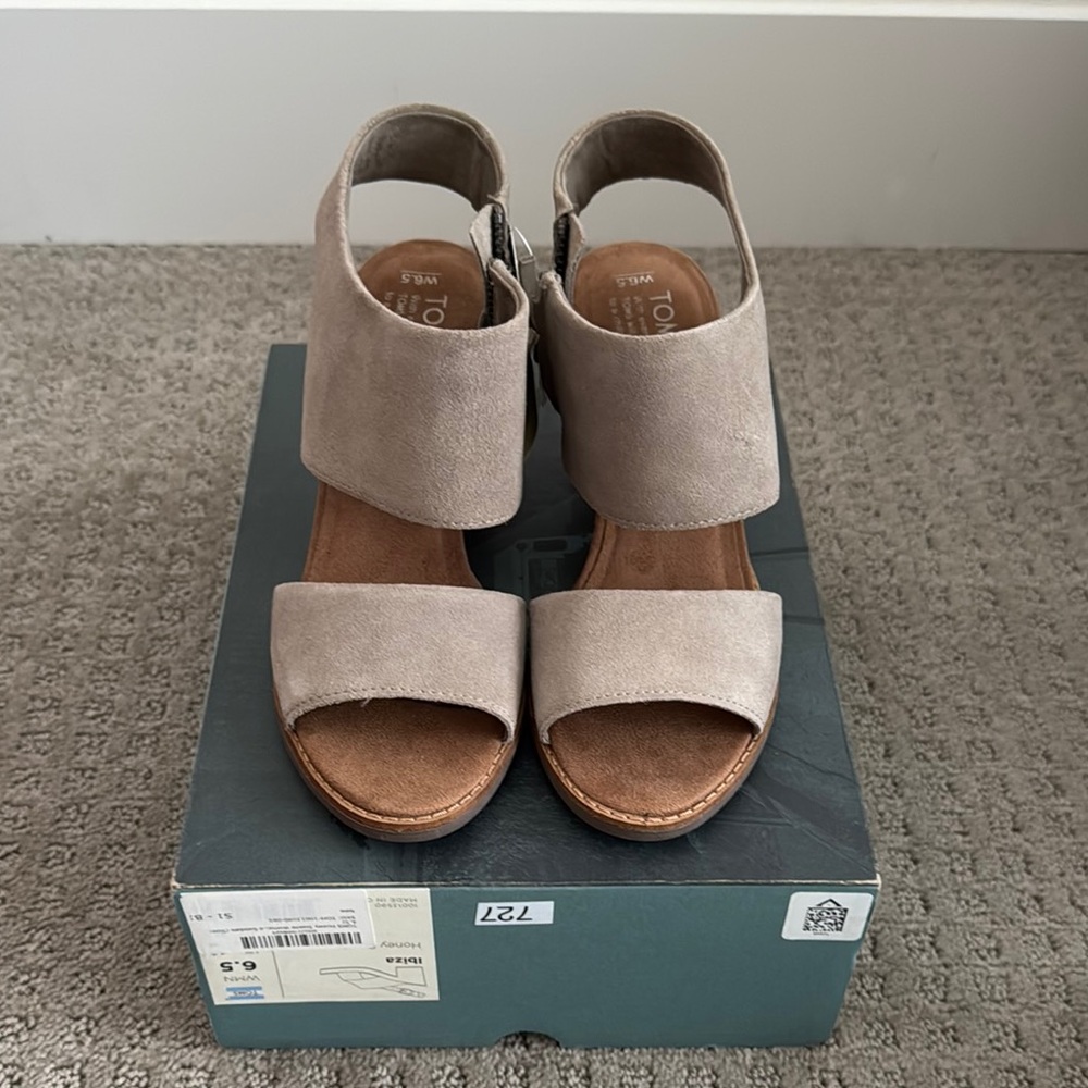Toms Women's Beige Sandals